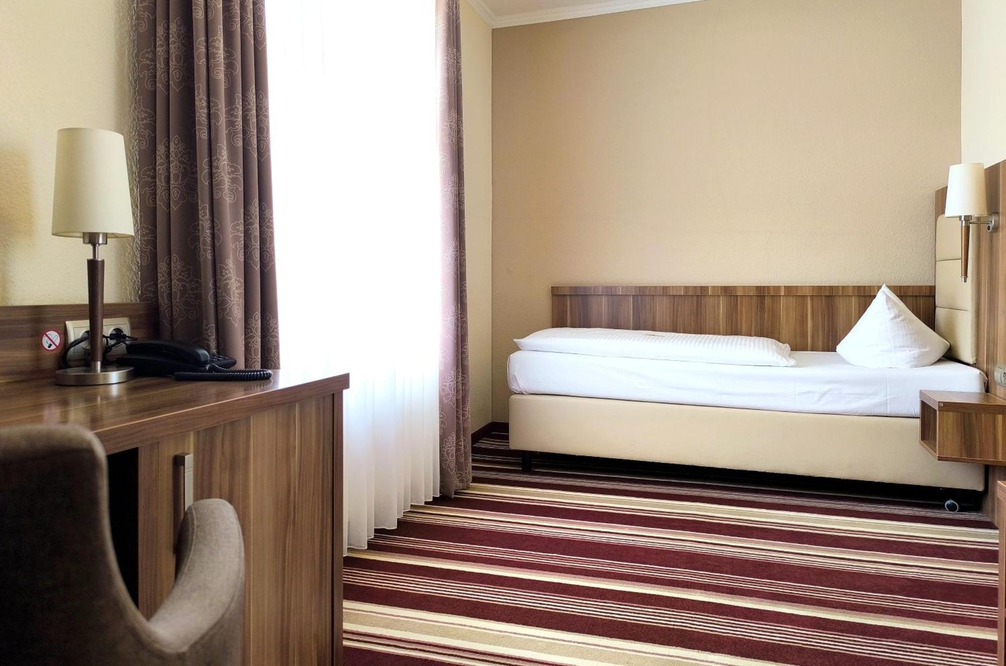 Hotel Burgas Stassfurt Exteriér fotografie