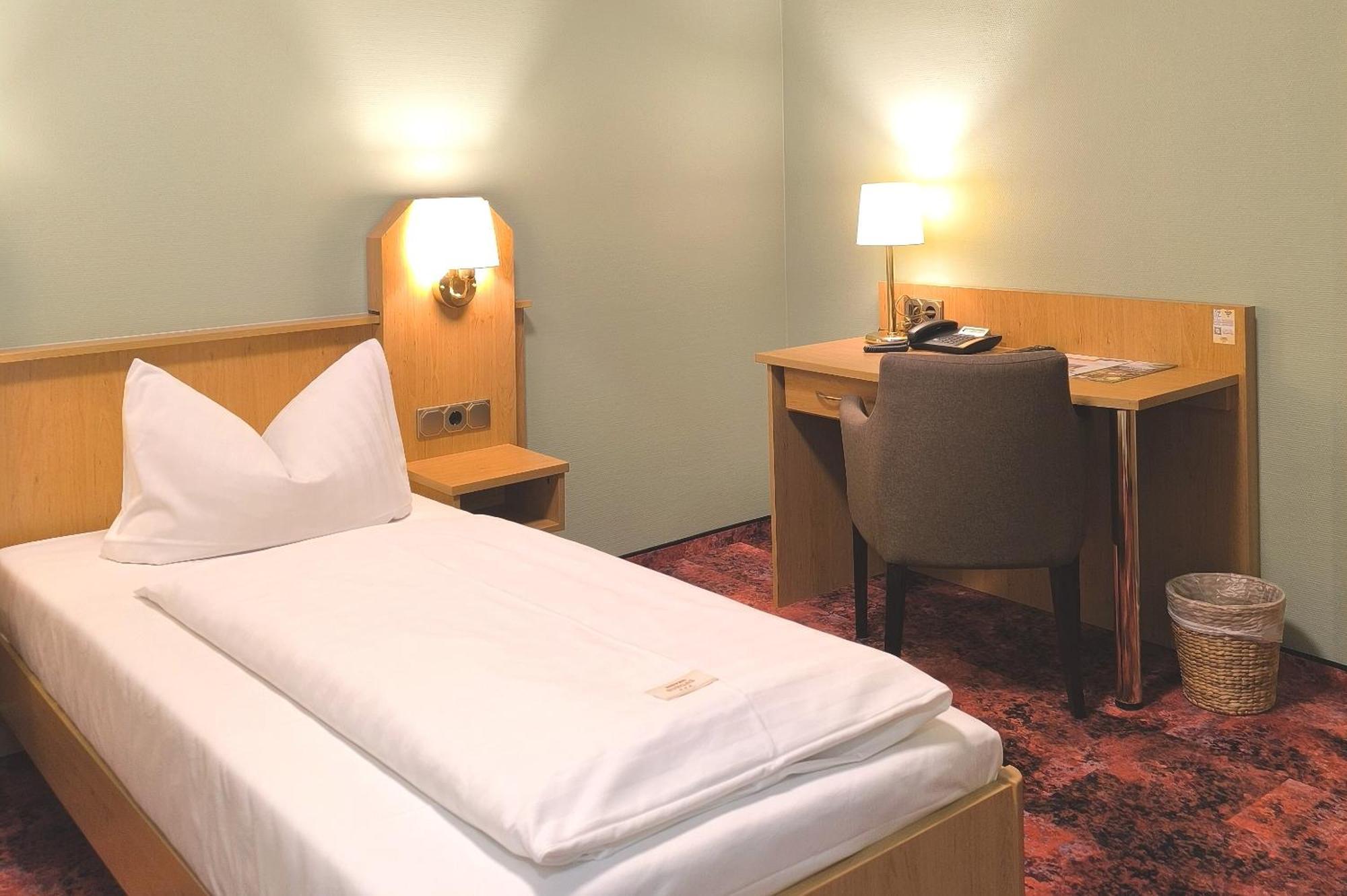 Hotel Burgas Stassfurt Exteriér fotografie